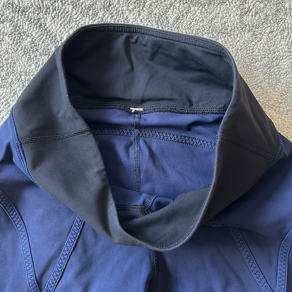 Lululemon cropped Leggings size 6 - Picture 2 of 6